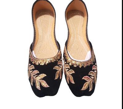 Women's Embroidered Khussa